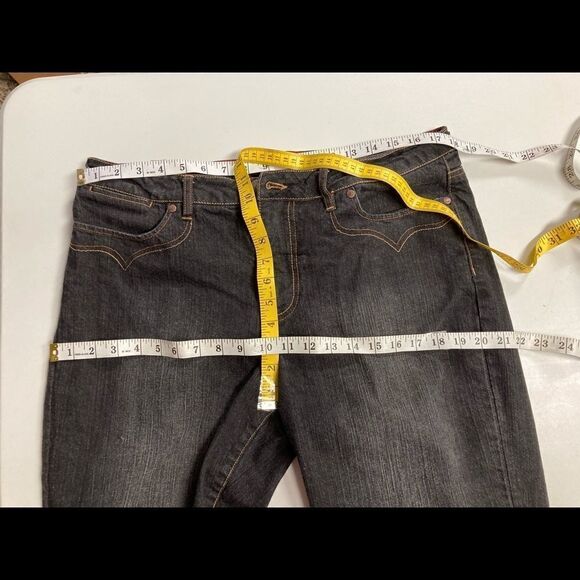 MOMENTO, Women’s Capri Jeans, Size 14, dark Wash,Inseam 23.5”, zipper on ankles - Picture 3 of 12